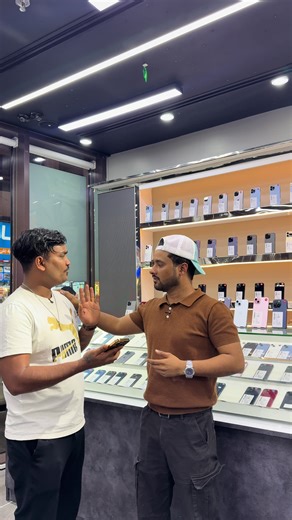 Angry Customer Reaction at Dubai Store