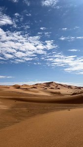 📍 6-Day Itinerary – Marrakech ➝ Merzouga Desert ➝ Marrakech 🗓 Day 1: Marrakech – High Atlas Mountains – Ait Ben Haddou – Ouarzazate • Departure from Marrakech, crossing the High Atlas Mountains via the Tizi n’Tichka pass (2,260 m). • Visit to the famous Kasbah of Ait Ben Haddou 🏯. • Stop in Ouarzazate, known as the “Hollywood of Africa”. • 🛏 Overnight stay in a hotel or riad in Ouarzazate. ⸻ 🗓 Day 2: Ouarzazate – Dades Valley – Todra Gorges • Route towards the Valley of Roses 🌸 and the Dad