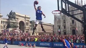 Watch this SPECTACULAR routine performed by a dunk team at the NBA Zone, Milan. | NBA