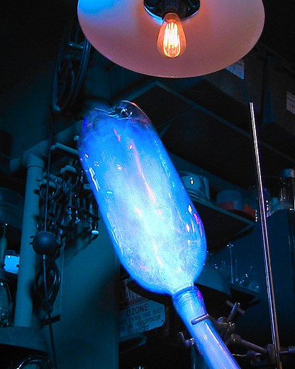 🔥🍾 Can you catch an explosion in a bottle? #scienceexperiments #science Remember - Midnight Science Club is a professional science studio with safety staff: do not attempt what you see in our videos. Be safe, be smart! | Midnight Science Club