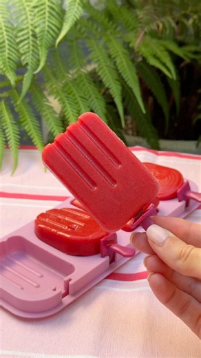 La glace parfaite pour ton rééquilibrage alimentaire 🍦🍓 2 ingrédients et 5 minutes ✅ #recettesaine
