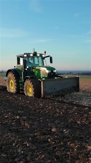 Efficient Farming Techniques with John Deere Tractors