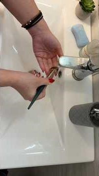 Σωστός καθαρισμός πινέλων μακιγιάζ