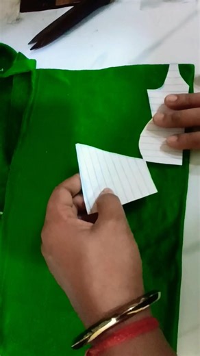 gown cutting kaise karte hai?#trending #youtube#fashion#shorts #short#viral#cuttack#cutta#gown#silai