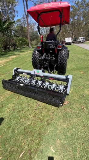 The team at All Grass Solutions is giving their new 1st Products AERA-vator UA80 a run! 🏃 The UA80 is a versatile aeration unit that helps reduce compaction and improve root growth without removing plugs. It’s highly customisable with six different shaft options available including the AERA-vator Shaft used here to create 55 holes per square feet. This shaft utilises patented vibration technology to penetrate the hardest ground and provide 100% compaction relief with no cores to cleanup. The UA