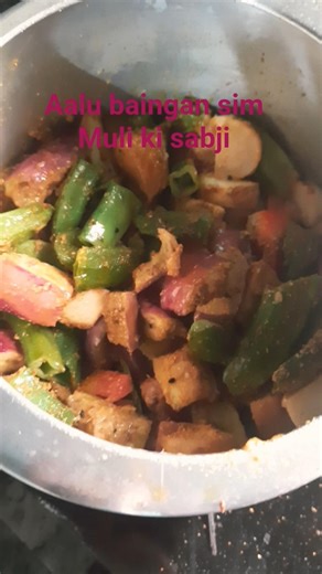 cooking recipes 😋 #healthwithtaste #aloo sim baghan muli ki sabji 🤪😋#simplerecipes