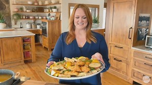 48K views · 483 reactions | Fried food = our FAVORITE food! Especially when it's The Pioneer Woman - Ree Drummond's zucchini fries and crispy beer-battered fish 襤襤 Get more recipes from Ree, Saturdays at 10a|9c and subscribe to discovery+ to stream more episodes of the show: https://links.discoveryplus.com/P6K9VEgeygb. #discoveryplus Get the recipe: https://foodtv.com/3r1NkN2. | Food Network | Facebook