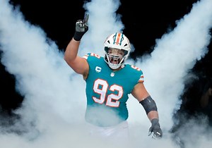 Who has the edge? Dolphins vs. Buccaneers, in Miami’s home finale