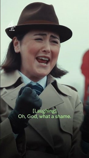 Have you ever seen someone so bad at throwing? #Taskmaster #EmmaSidi