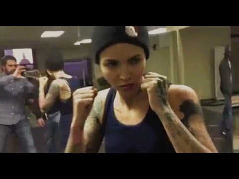 Ruby Rose + Keanu Reeves Training Their Fight Sequences For 'John Wick: Chapter 2' (2017)