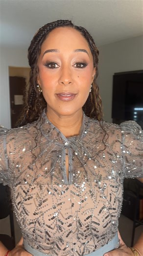 Kansas City Makeup Artist on Instagram: "Watch me do Tamera Mowry Housleys makeup Product break down: Foundation: RCMA Neutral @rcmamakeup Contour: Juvias Place cream Contour Caramel @juviasplace Blush: Juvias Place liquid blush Tulip @juviasplace Concealer: Tarte shape tape double duty @tartecosmetics Translucent Setting powder: Laura Mercier Honey @lauramercier Bronzer: Bronzed Duo Tan @juviasplace Powder Blush: Juvias Place Blush Duo Vol 6 @juviasplace Highlighter: MAC Hyper Real Glow @maccos