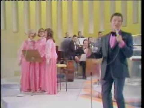Max Bygraves Remember Medley The Ladybirds & Geoff Love Orchestra - Thames Teddington Studios 1970's