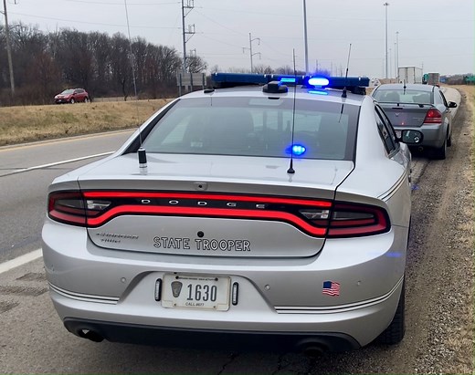 Reminder: Vehicles disabled or abandoned on the side of the roadway for more than 48 hours or are deemed hazardous, can be towed by OSHP. Remove your vehicle ahead of the big ❄️ storm so ODOT can clear the roadways and it won’t get hit by another vehicle. Dial #677 or contact a local post for help at https://bit.ly/3HjWx8R | Ohio State Highway Patrol