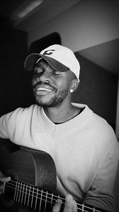 Azul da Cor do Mar’, escrita em 1968 e lançada em 1970, nasceu em um dos momentos mais difíceis da vida de Tim Maia. Mesmo sem perspectivas, ele sonhou — e transformou essa fé em um dos maiores hinos da música brasileira. Até hoje, esses versos nos lembram que sempre existe um motivo pra sonhar, milhares de razões para viver, um azul que nos chama a seguir em frente!!! Dia 62 de 100✅ Azul da cor dor mar - @timmaia.oficial Compositor: Tim Maia #DiarioMusical #EuSouOHector #AzulDaCorDoMar #TimMaia