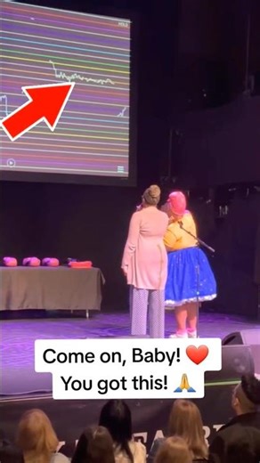 Vocal Coach Helps SINGER With SERIOUS PROBLEM!!😲🫢🎶