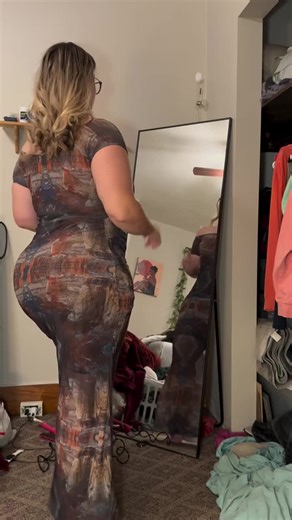 Another video of this amazing dress . . . . . #curvy #curves #thick #explore #explorepage