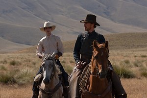 Review: Filmmaker Jane Campion Probes at the Limits of Hate and Love in Her Exemplary Neo-Western ‘The Power of the Dog’
