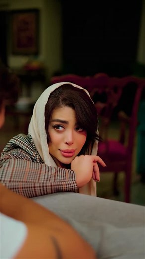 @elena.jhni on Instagram‎: "⁨ بنظرتون «بچه» باعث گرمی رابطه میشه یا ربطی نداره؟🥺💜 . 📝قلم : ‪@eligolstanii1‬ / 📽️تصویر ‪@erikmetii‬ii مرسی از دوست خوبم : @mohamadreza_masoumiii . #عشق #بچه #حس_خوب #کلیپ #دختر #رفیق #زن #ازدواج #زندگی⁩"‎