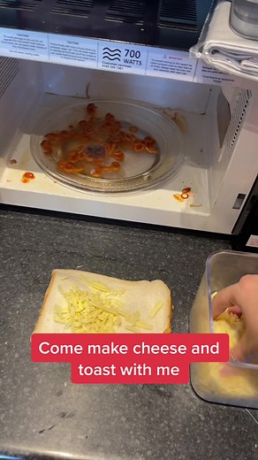 Microwave Cheese on Toast: A Quick and Easy Breakfast Hack