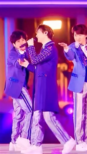 🌈ARASHI FOR DREAM on Instagram: "😌❤️💛💙💚💋🫱🏻💜"