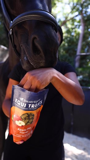 SmartEquine Equi Treats to be exact! 😂 Flynnie can’t get enough of all the yummy flavors! 🍎🥕🍌🍒 | AnnA Buffini Dressage