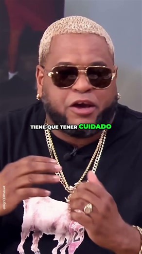 😂🇩🇴 CUANDO EL DOMINICANO SE EMBALA HABLANDO…