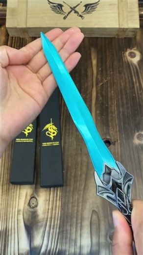 These Skyrim Weapon Replicas Are INSANE! #skyrim #elderscrolls #unboxing #gaming #swordcollection