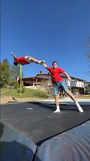 Trampoline tricks you need to try with your friends 🤠