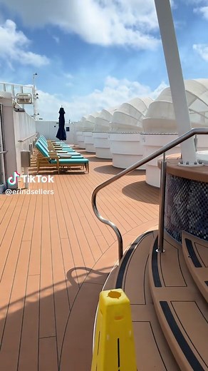 Discover the Vibe Beach Club: A Must for Your NCL Cruise