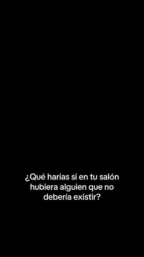 Another empieza como un salón normal… hasta que una presencia inexplicable rompe las reglas de la realidad. Muertes repentinas, secretos enterrados y una verdad que nadie quiere enfrentar. Koichi y Mei tienen que descubrir quién es “el extra”… antes de que todos caigan uno por uno. Un manga oscuro, inquietante y lleno de tensión donde cada página te hace dudar de todo. #another #mangamano #meimisaki #koichisakakibara #horror | Manga Mano