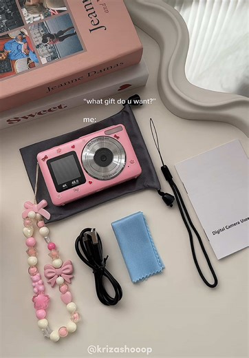 Explore the Features of the New Dual Screen Digicam