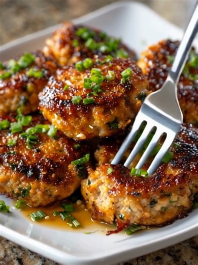 Keto Soy-Ginger Salmon Cakes: A Flavorful Low-Carb Delight! Ingredients 1 pound canned salmon, drained and flaked 1/2 cup almond flour 1/4 cup green onions, finely chopped Full Recipe in First comment Enjoy ❤ 👇👇 | Olivia Recipes