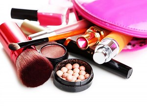 Five Makeup Mistakes That Age You And How To Fix Them