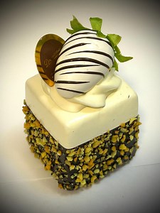 Fake Bake Chocolate Confectionery, Wreath, Embellishment, Baking, Decor, Craft Supplies, Desserts, Wedding, Pastry, Bakery, Strawberry - Etsy