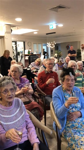We finished our 2025 with a cup of kindness for the sake of Auld Lang Syne. 🎶🎶 A huge thank you to the wonderful Tony for our New Years Eve entertainment. 👨🏻‍🎤 #redditch #HamberleyCareHomes #Bromsgrove #rubery #newyear #happynewyear | Cofton Park Manor Care Home