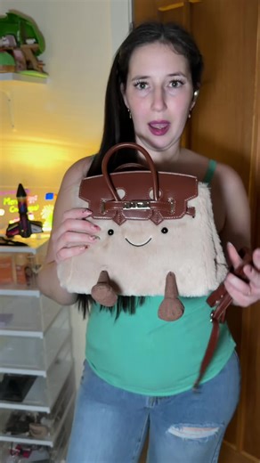 #giftsforher #giftideas #handbag #plushie #tiktokmademebuyit