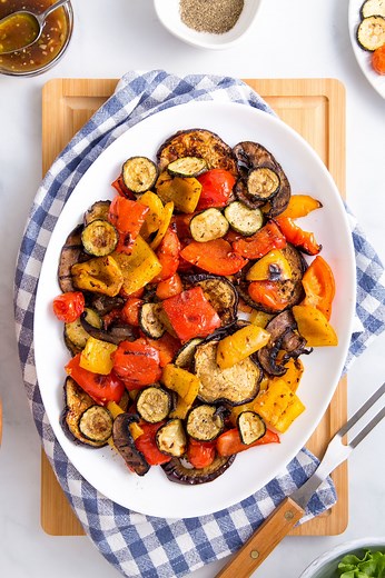 7.1K views · 60 reactions | Take your grilling to the NEXT level with these grilled veggies! A BBQ staple and so easy to make, grilled veggies make the best side dish and are so easy to make. Grab your favorite veggies and start the grill勒暈𣏕 Recipe link in the comments! #grillingseason #roastedveggies #veggies #summerrecipes #seasonalveggies | All Things Mamma | Facebook