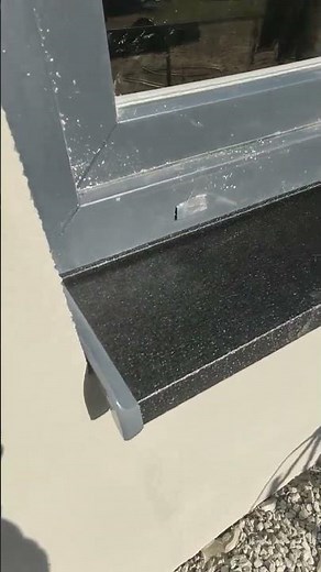 Install a drip on a plastic window