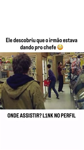 CENAS QUE AMO on Instagram: "❤️ONDE ASSISTIR? L1NK NO PERFIL!💚 Resumo: A série acompanha a vida caótica e disfuncional dos Gallagher, uma família da classe trabalhadora de Chicago. O patriarca, Frank Gallagher (William H. Macy), é um alcoólatra negligente que passa a maior parte do tempo desmaiado no chão ou bolando esquemas para conseguir dinheiro fácil. Na sua ausência emocional, a filha mais velha, Fiona (Emmy Rossum), assume a responsabilidade hercúlea de criar seus cinco irmãos mais novos.