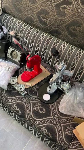 Badge Button Machine in Stock