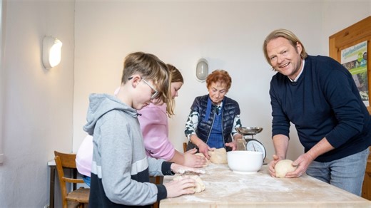 Viel für wenig – Clever kochen mit Björn Freitag : Brote, Bowls und Braten: Günstig kochen in der Jugendeinrichtung