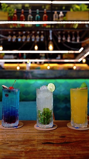 Sipping through the classics at Jamie Oliver Kitchen🍹✨ From Jamie’s Mojito to the vibrant Fruit Tingle and that tropical Mango Margarita —which one are you grabbing first? #JamieOliverKitchenBali #Cocktails
