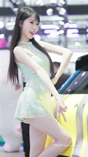 2025廣州國際車展 S09#菠蘿醬 #美腿 #Beautyleg #Longlegs #美しい脚 #하이힐 #LOOKBOOK #4K #TMOriginal Series #超短裙 #埃安