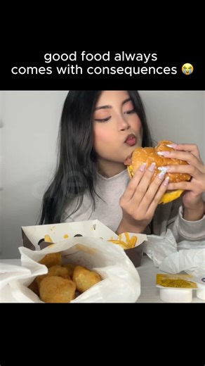 The pros outweigh the cons! #mukbang #foodie #foodasmr #asmrmukbang #foodhumor