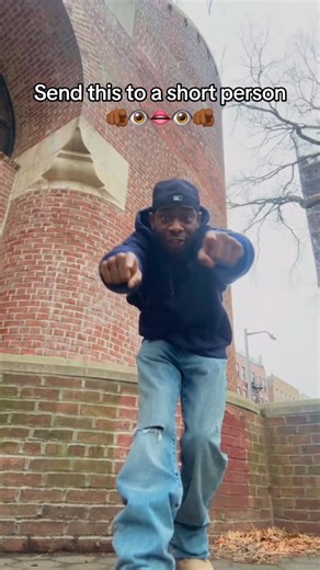 MEEZY🛸 on Instagram: "Stream this so I can bake cookies with Jhene Aiko💛 #reels #fyp #music #nyc #viral"