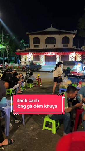 Khám Phá Bánh Canh Lòng Gà Đêm Khuya Tại Bình Dương
