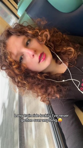 #thoughtdaughter #trainride #fyp #phoebebridgers #nycartists