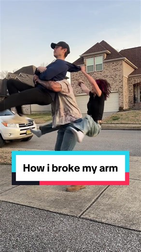 watch them gaslight me for a minute straight 😭 sign me up for weenie hut junior asap