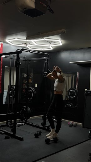 LIZZY FEIST on Instagram: "Full Body workout you can do in less than 45 minutes with only dumbbells! ✨💪🏼 45 seconds on, 15 seconds off! 3-4 sets of each exercise! Make sure to save for next time + enjoy! 💃🏻"