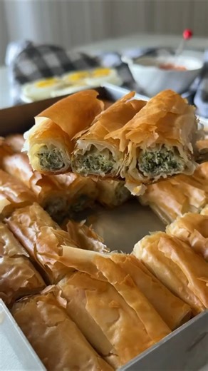 מתכון לבורקס גבינות ותרד – מאפה פילו קריספי וממכר של בת חן הנושה - פודי